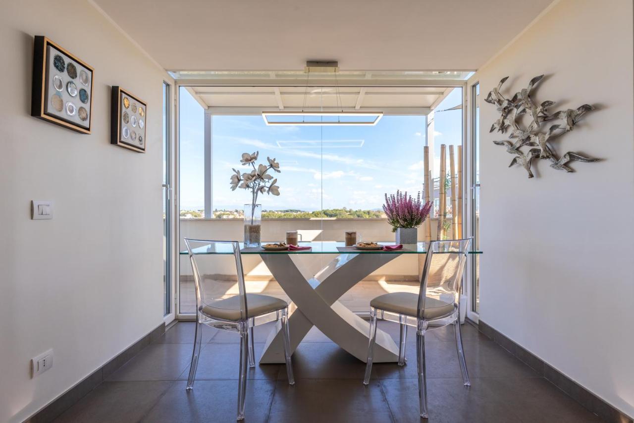 Appartamento Penthouse With A Panoramic Rooftop In Trastevere With Seasonally Jacuzzi *