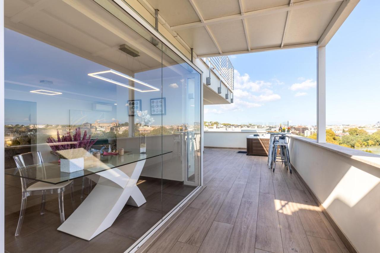 Appartamento Penthouse With A Panoramic Rooftop In Trastevere With Seasonally Jacuzzi Roma