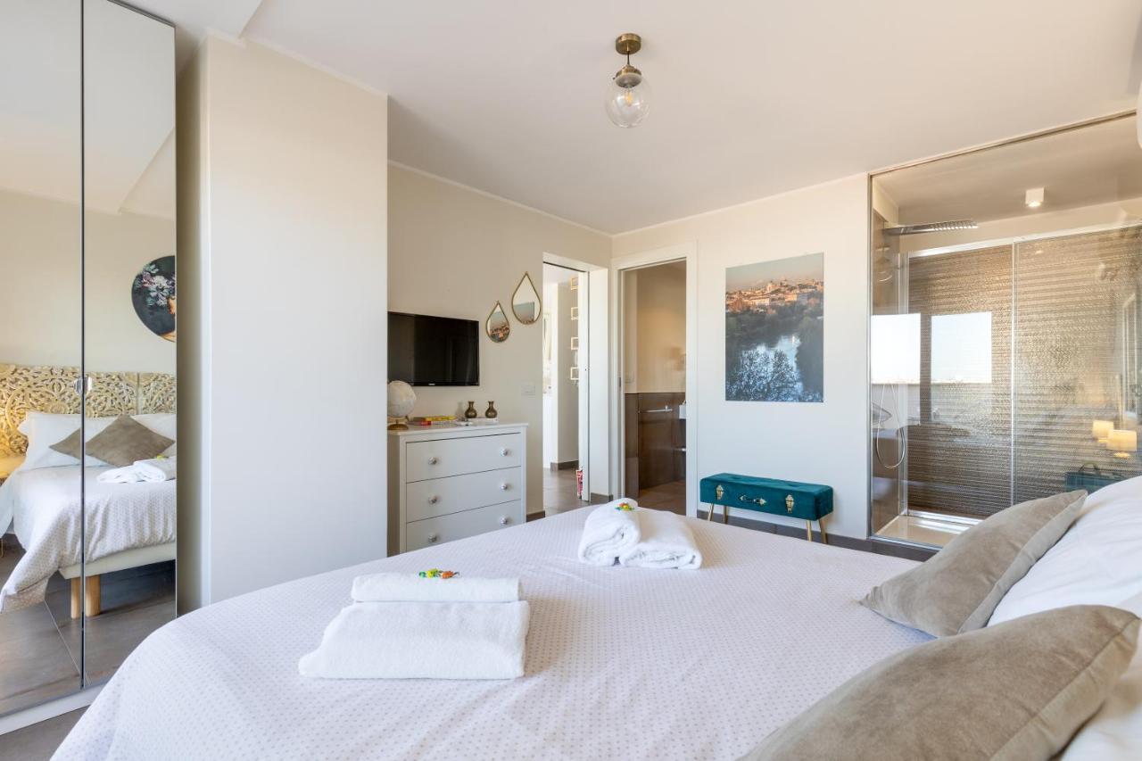 Appartamento Penthouse With A Panoramic Rooftop In Trastevere With Seasonally Jacuzzi Roma