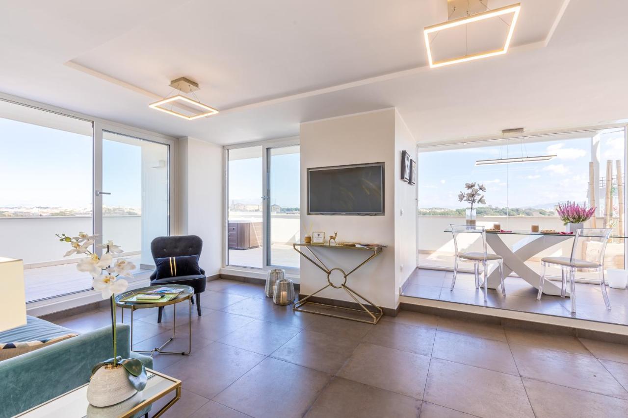 Appartamento Penthouse With A Panoramic Rooftop In Trastevere With Seasonally Jacuzzi *