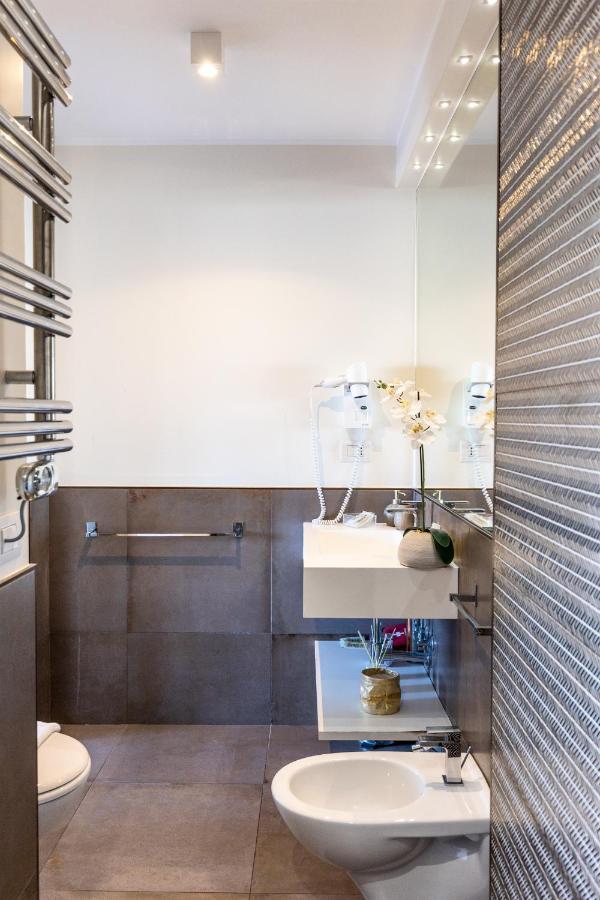 Penthouse With A Panoramic Rooftop In Trastevere With Seasonally Jacuzzi * Roma